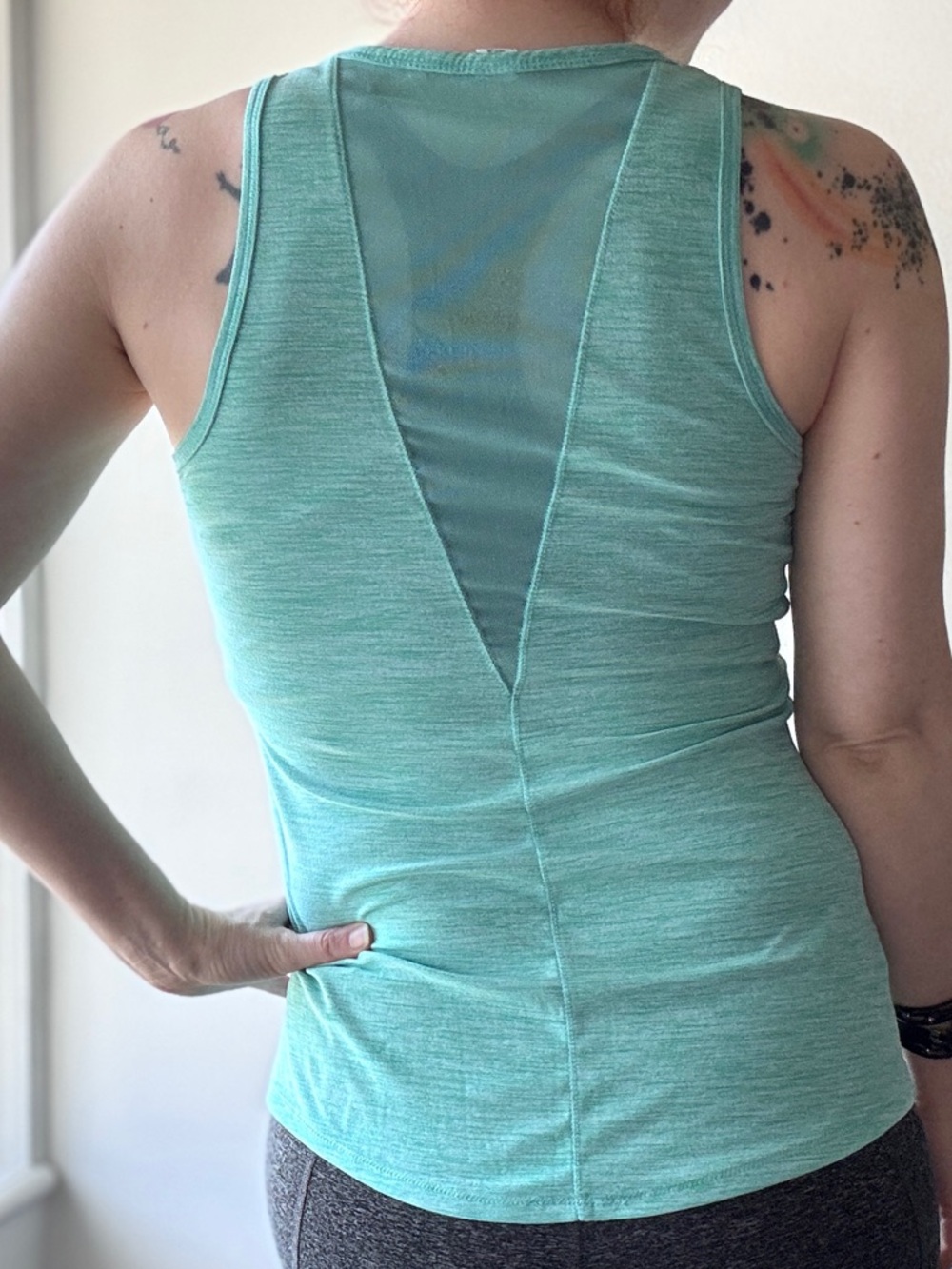 Old Navy Tank Active Breathe On XS Teal Racerback Mesh Workout Top Athleisure - Picture 5 of 8